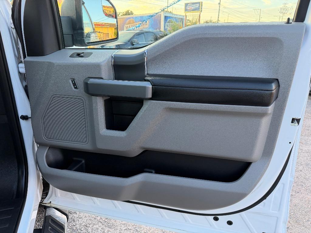 2016 Ford F-150 - $23,995