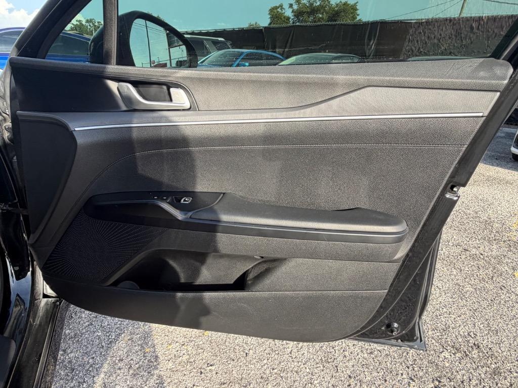 2023 Kia K5 - $17,995