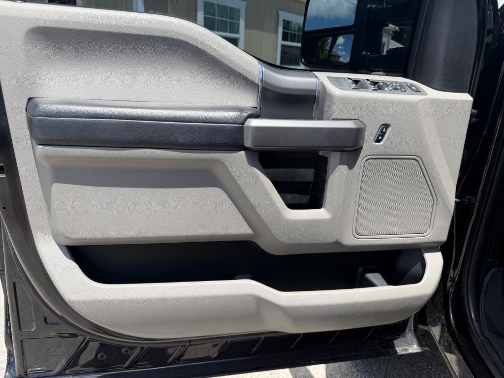 2018 Ford F-250 - $28,995