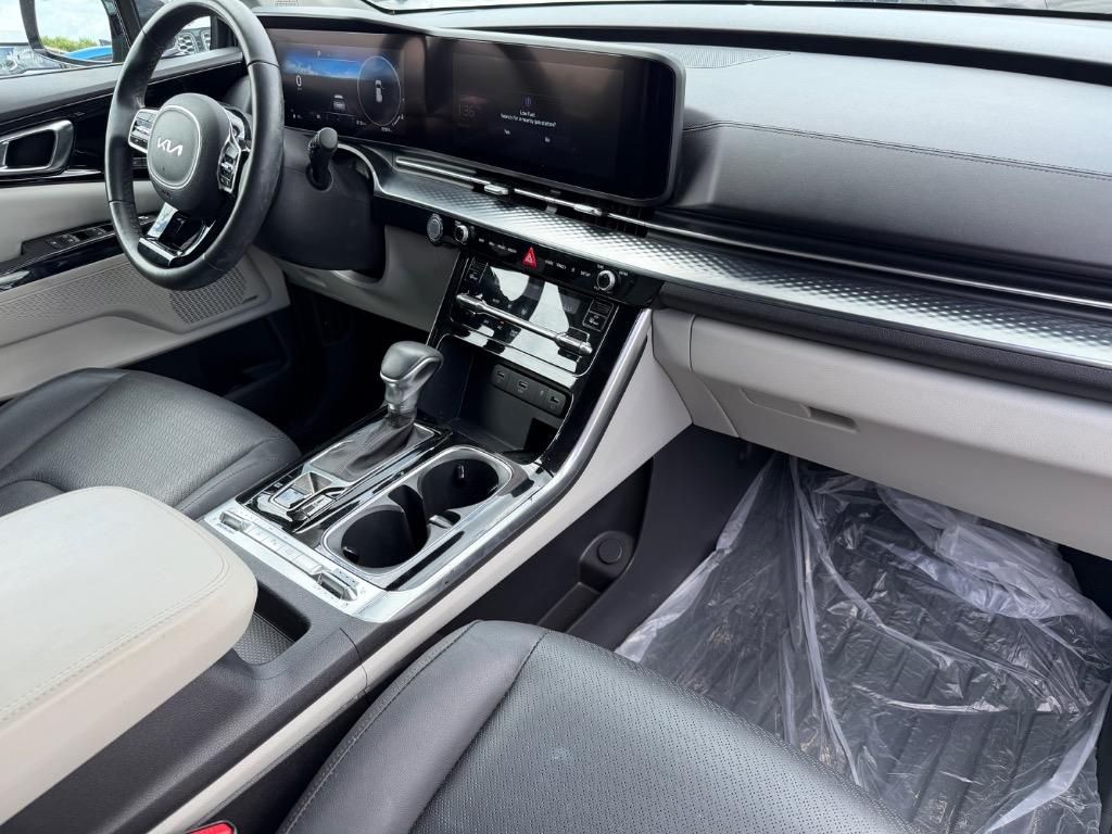 2023 Kia Carnival - $25,990