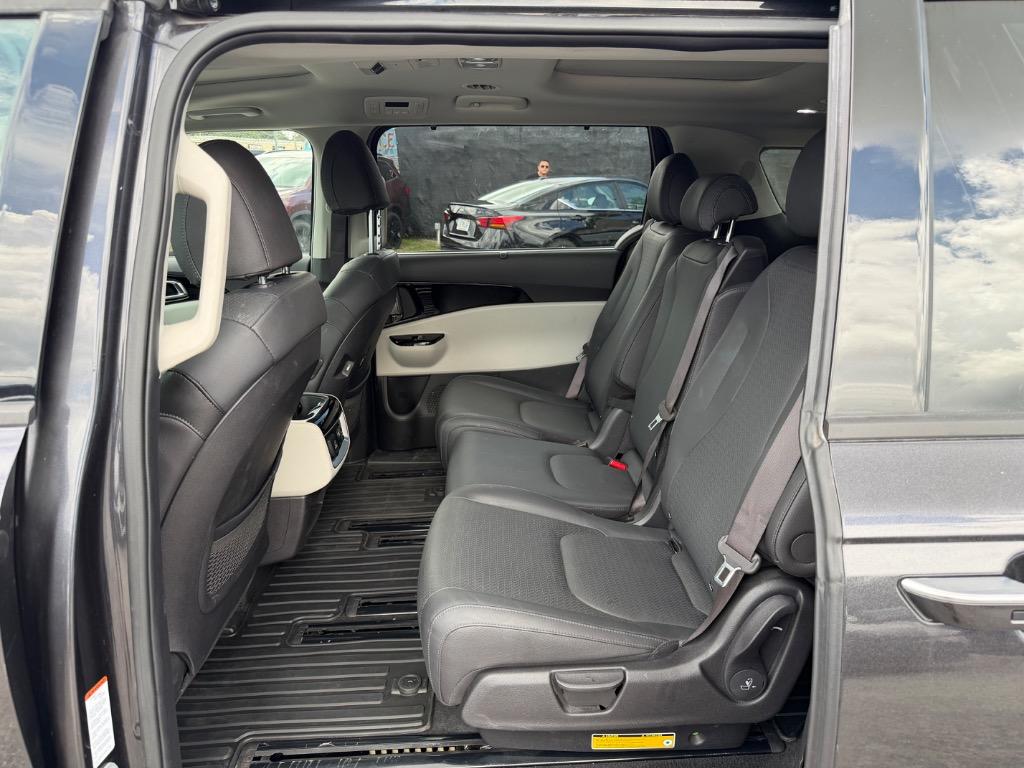 2023 Kia Carnival - $25,990