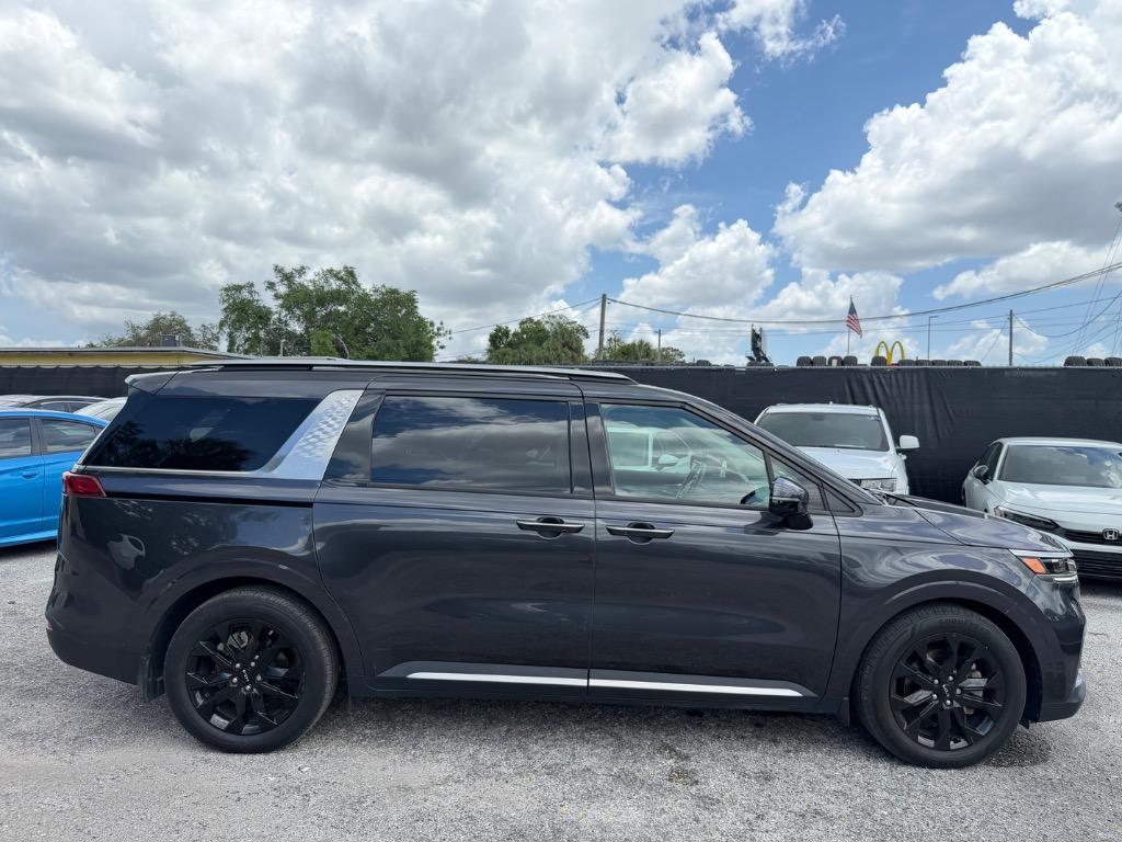 2023 Kia Carnival - $25,990
