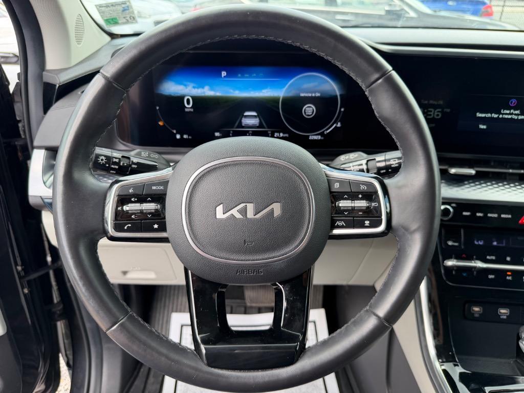 2023 Kia Carnival - $25,990