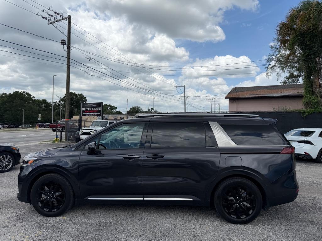 2023 Kia Carnival - $25,990