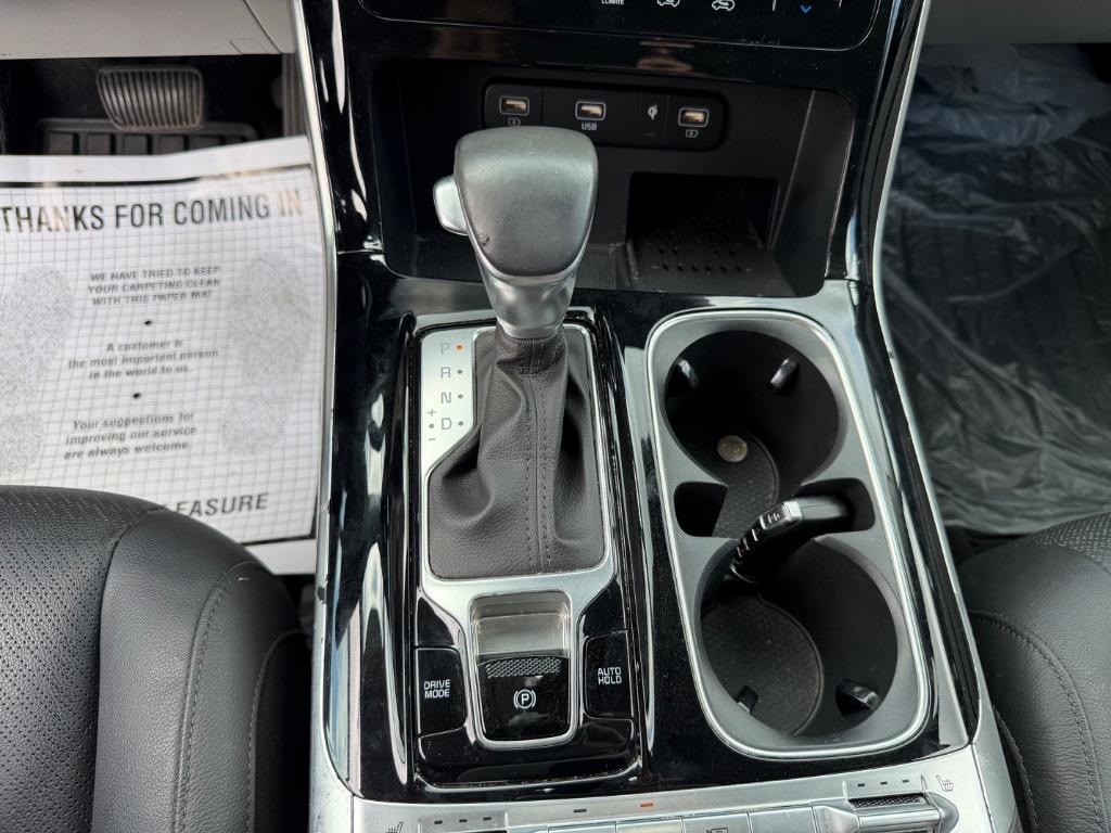 2023 Kia Carnival - $25,990