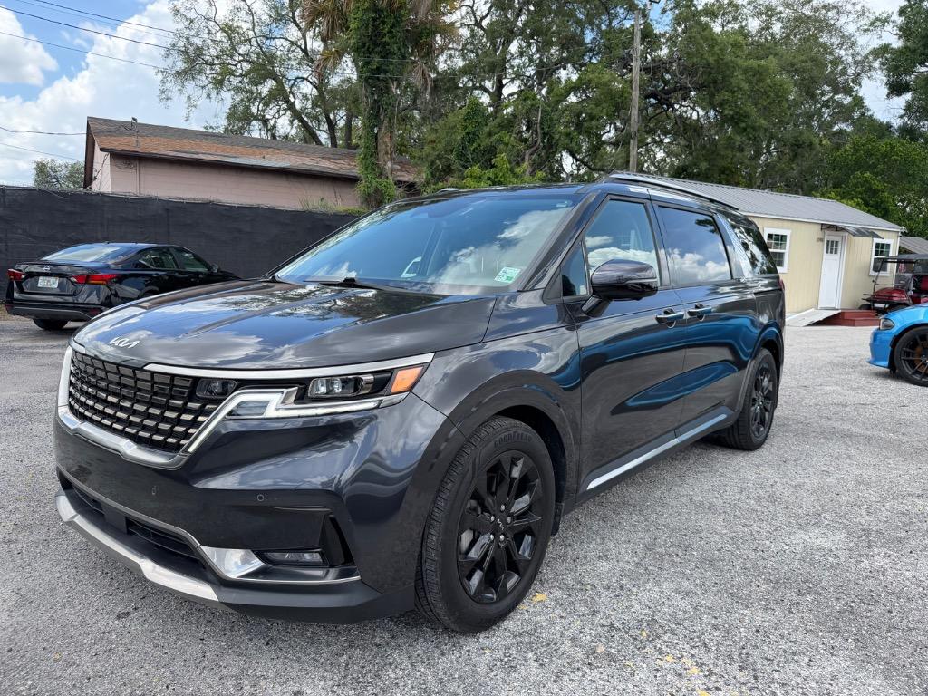 2023 Kia Carnival - $25,990