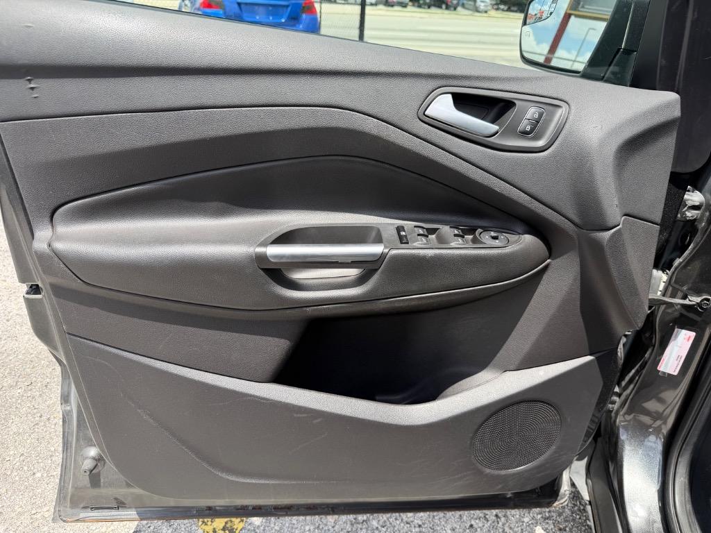 2018 Ford Escape - $9,990