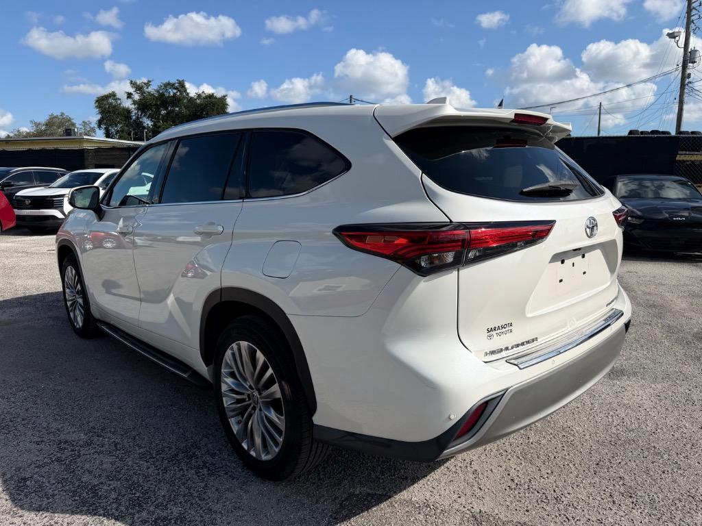 2020 Toyota Highlander - $23,995