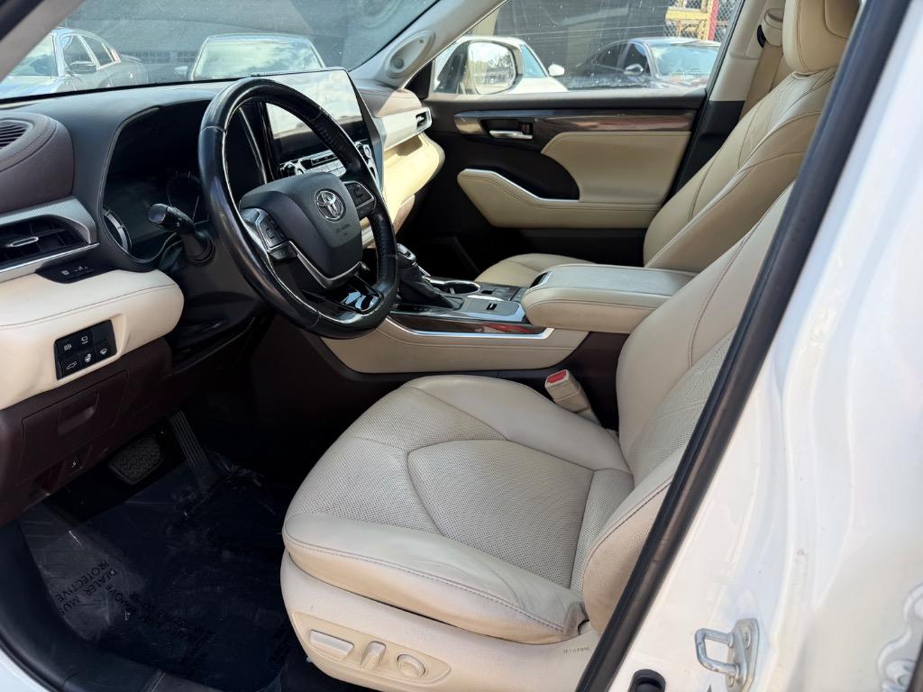 2020 Toyota Highlander - $23,995