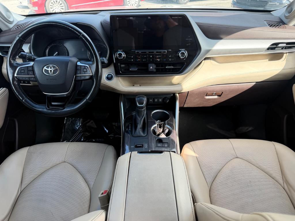 2020 Toyota Highlander - $23,995