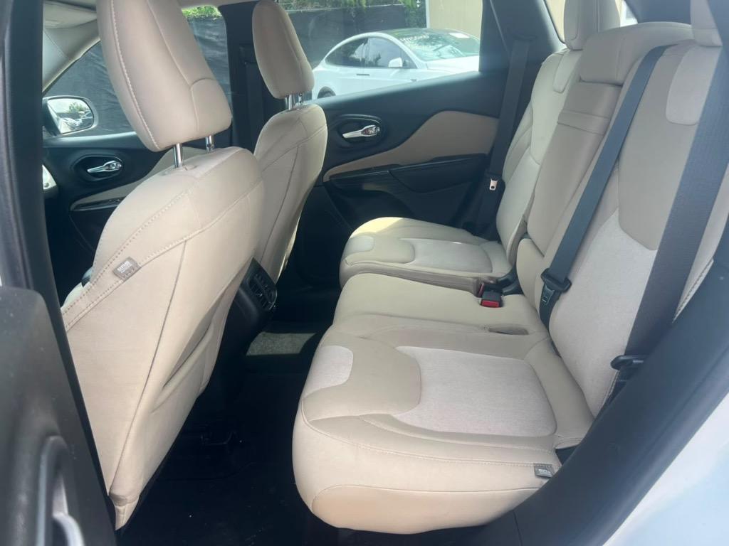 2015 Jeep Cherokee - $7,700