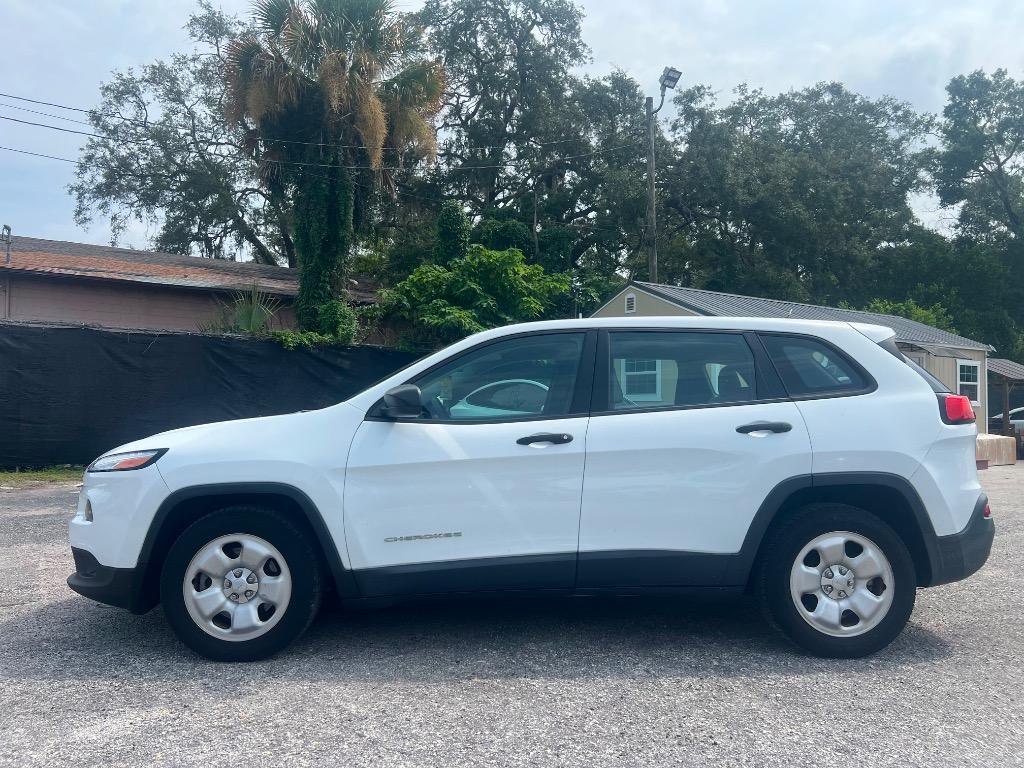 2015 Jeep Cherokee - $7,700