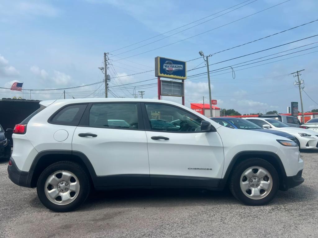 2015 Jeep Cherokee - $7,700