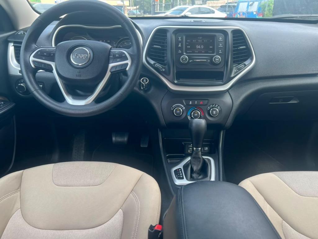 2015 Jeep Cherokee - $7,700