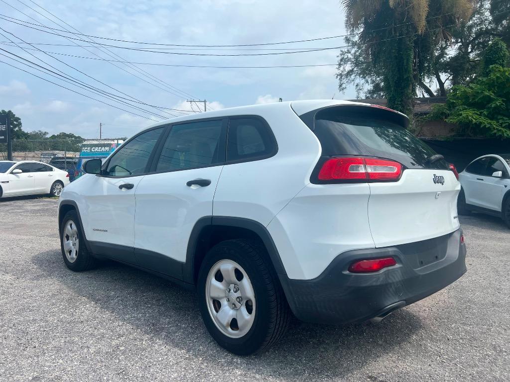 2015 Jeep Cherokee - $7,700