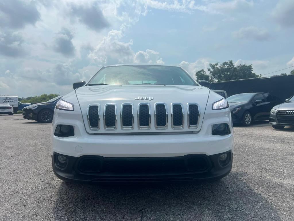 2015 Jeep Cherokee - $7,700