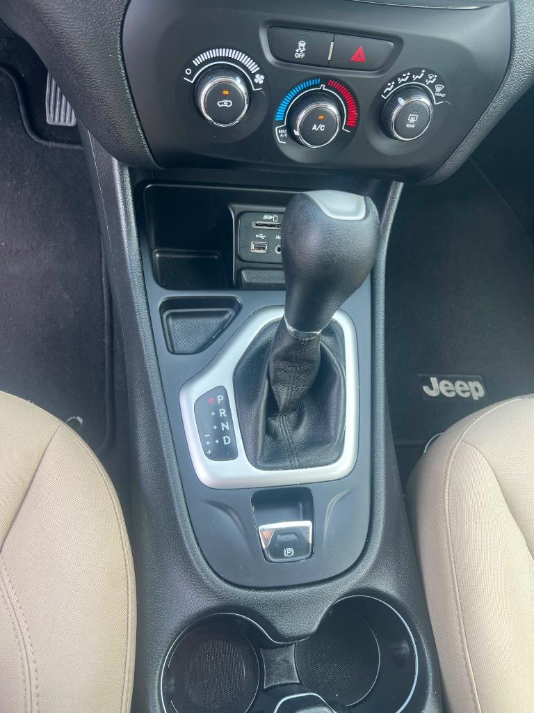 2015 Jeep Cherokee - $7,700