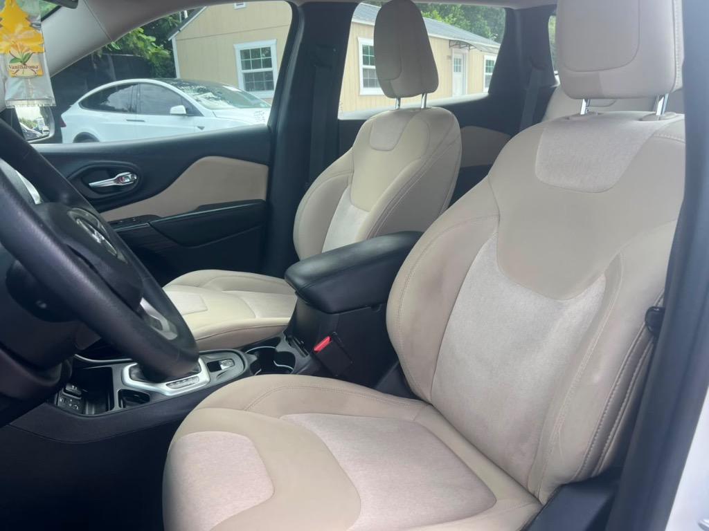 2015 Jeep Cherokee - $7,700
