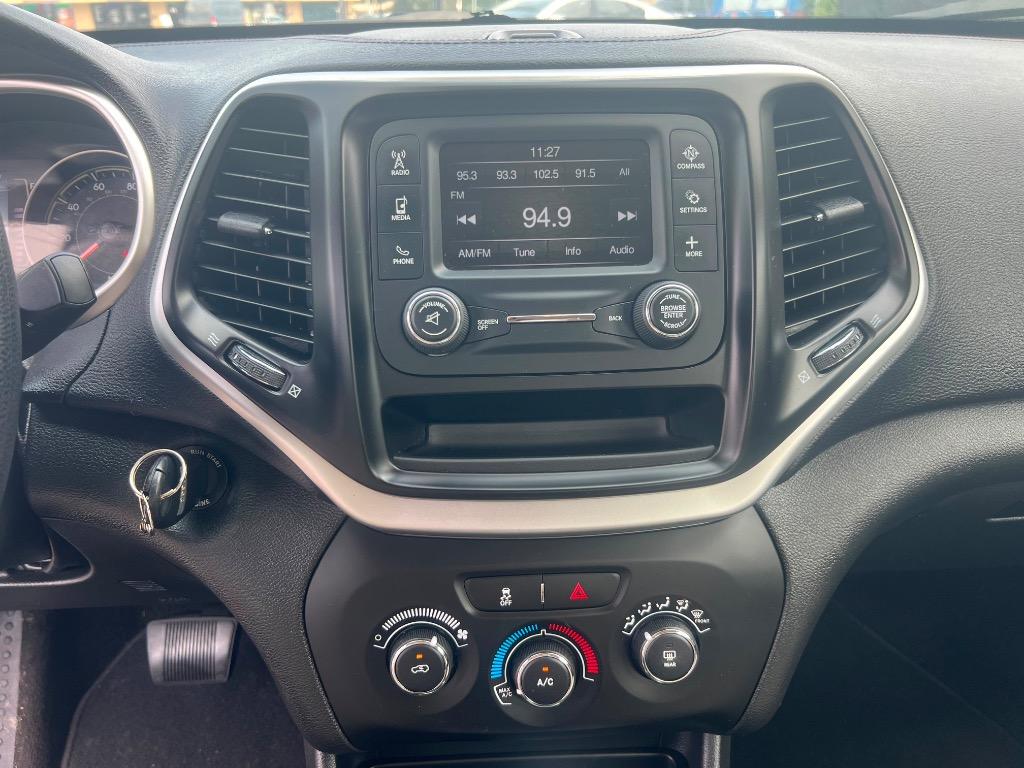 2015 Jeep Cherokee - $7,700