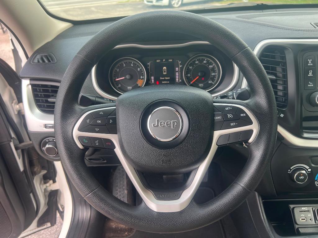 2015 Jeep Cherokee - $7,700