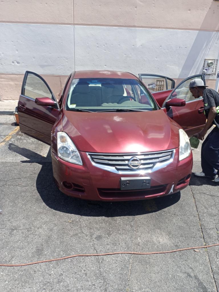 2010 Nissan Altima 2.5 photo