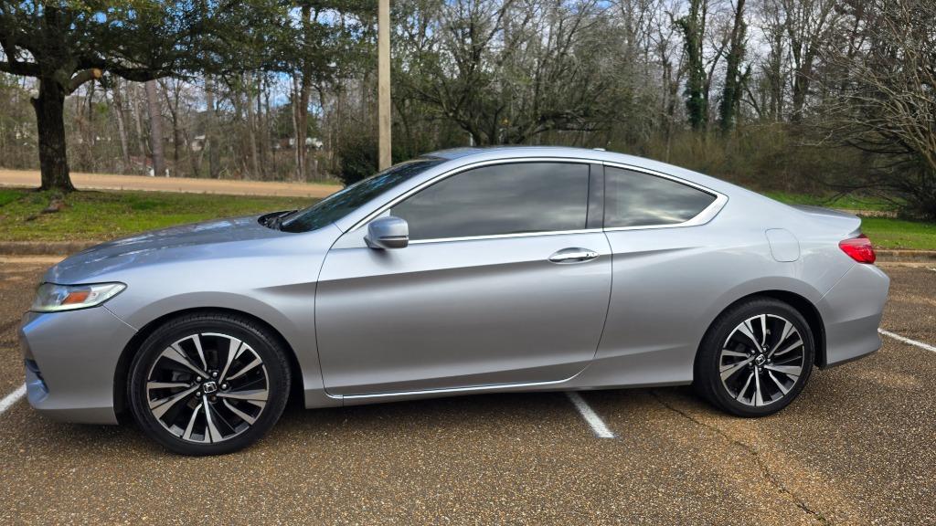 2017 Honda Accord EX-L photo