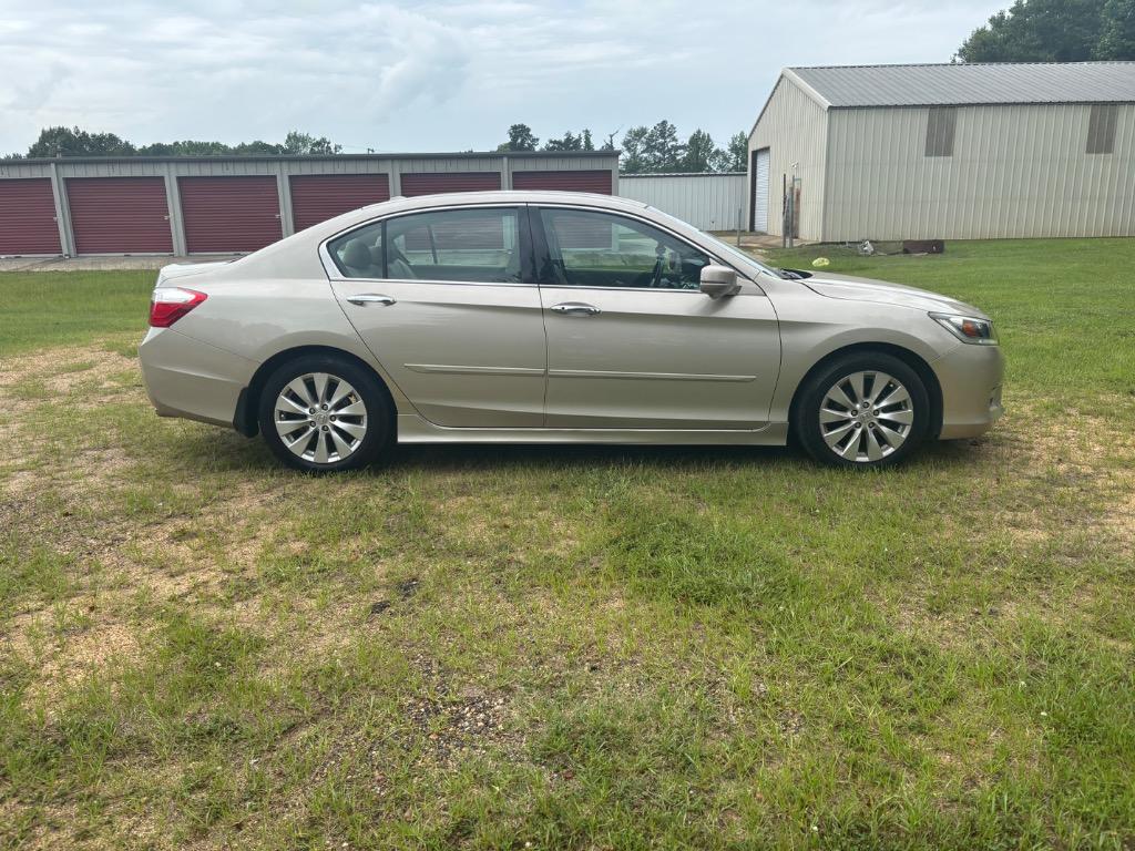 2013 Honda Accord - $14,600