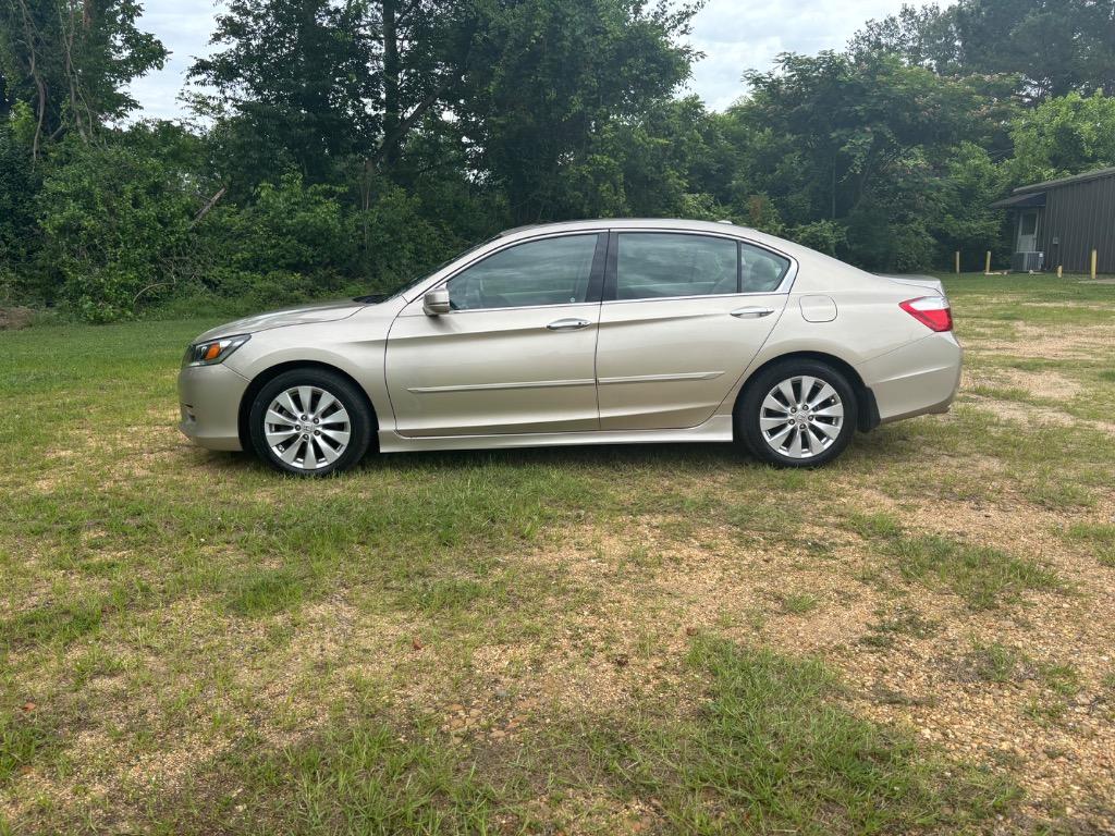 2013 Honda Accord - $14,600