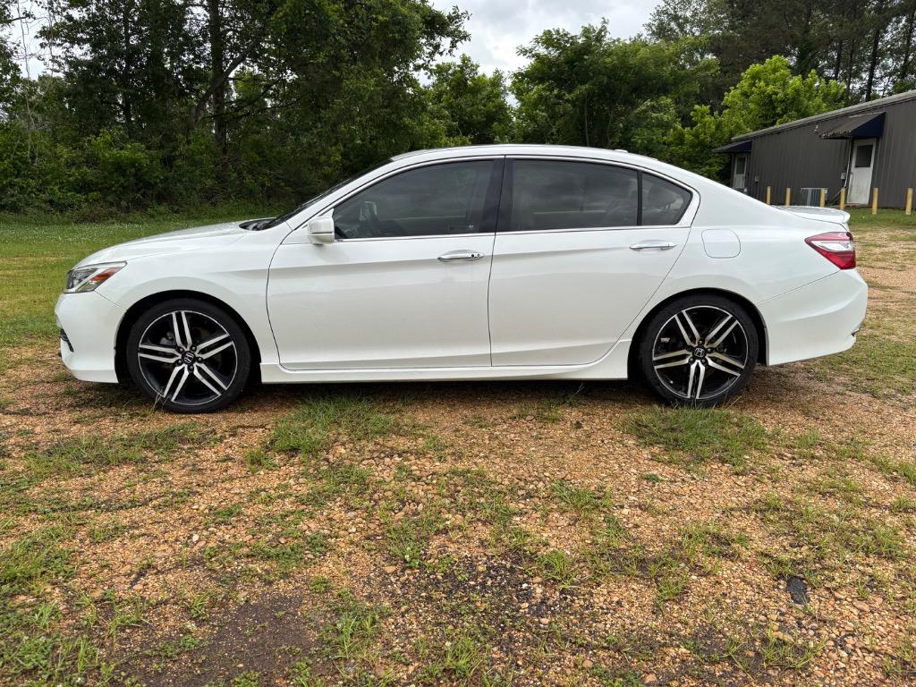 2017 Honda Accord - $18,500