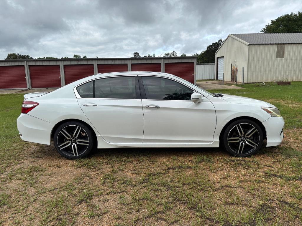 2017 Honda Accord - $18,500