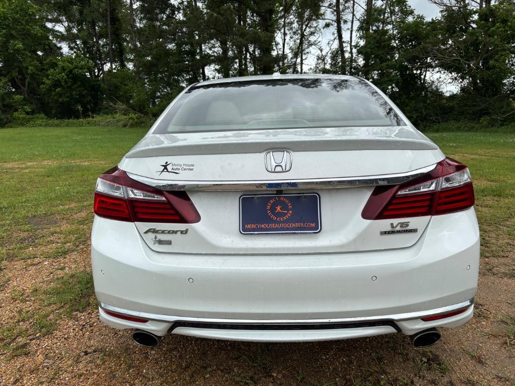 2017 Honda Accord - $18,500