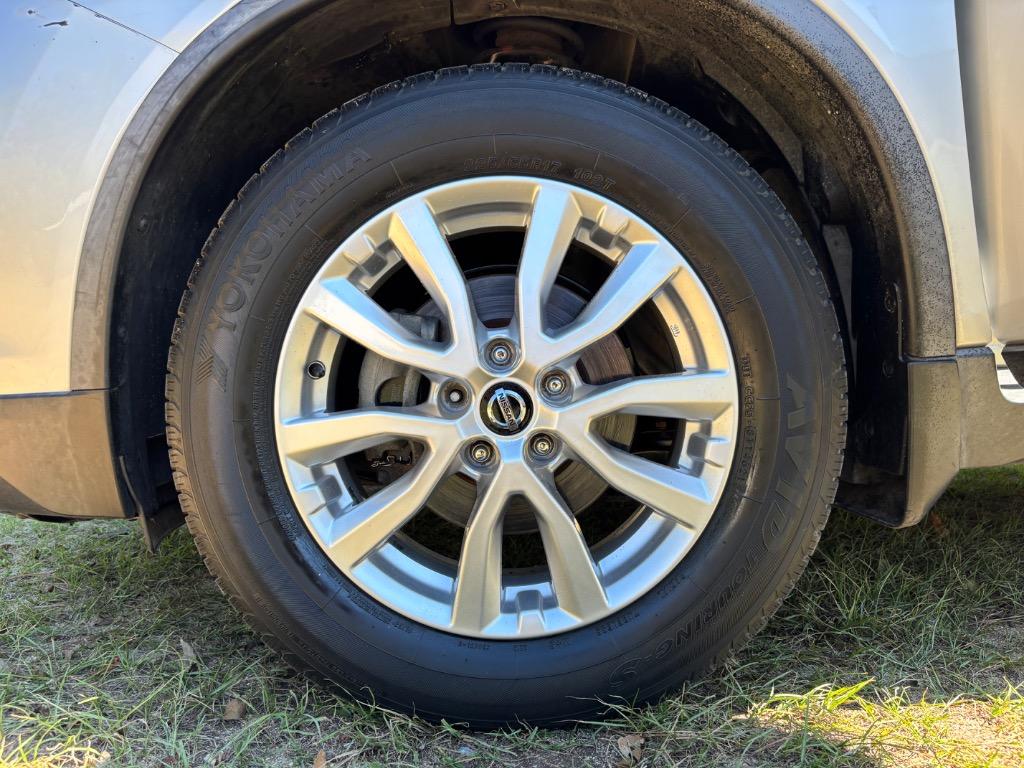2020 Nissan Rogue - $15,900