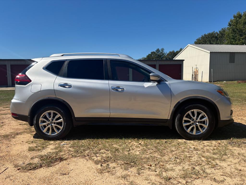 2020 Nissan Rogue - $15,900