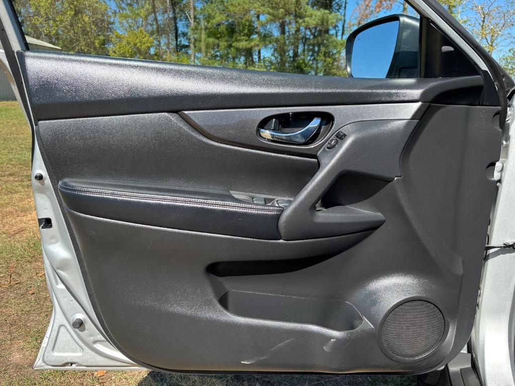 2020 Nissan Rogue - $15,900