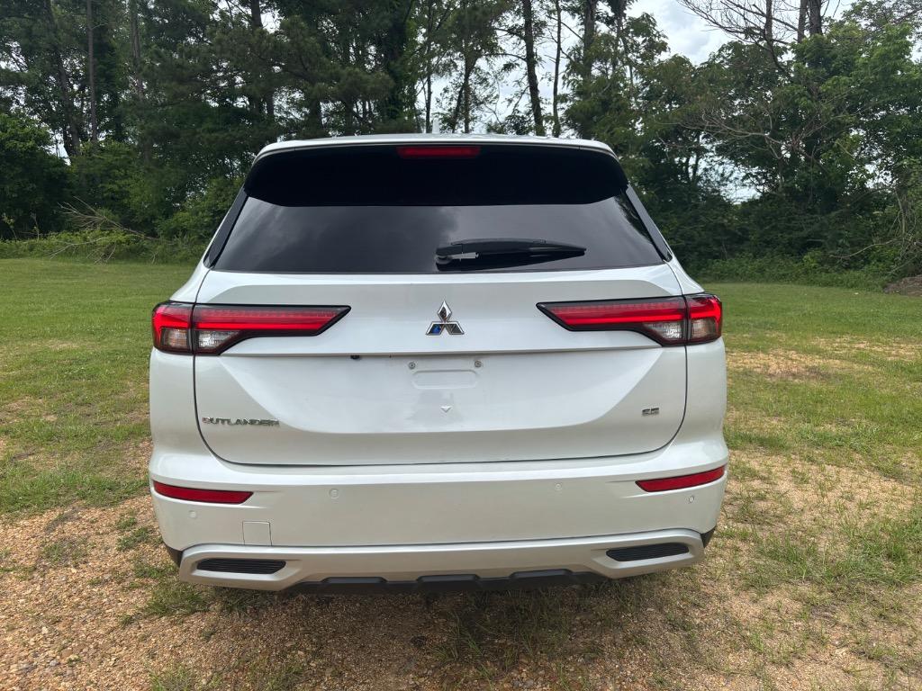 2023 Mitsubishi Outlander - $19,400