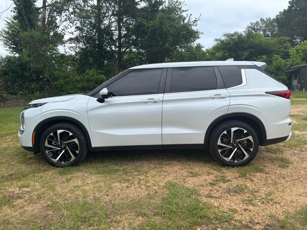 2023 Mitsubishi Outlander - $19,400