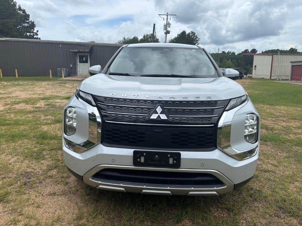 2023 Mitsubishi Outlander - $19,400