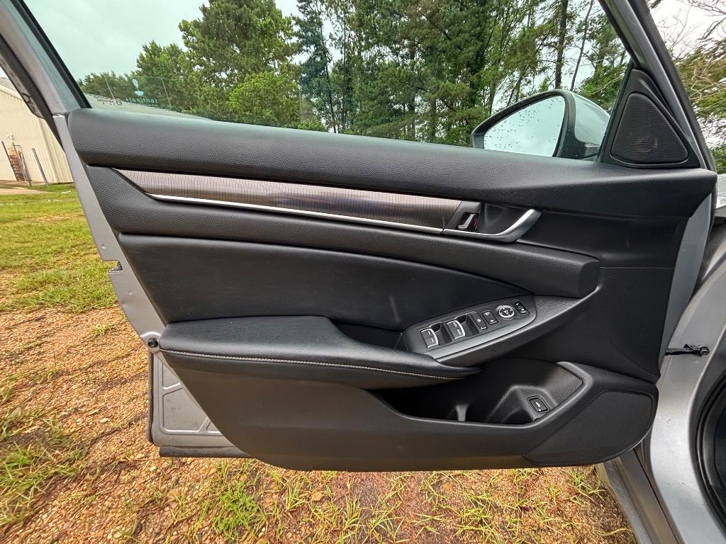 2018 Honda Accord - $19,000
