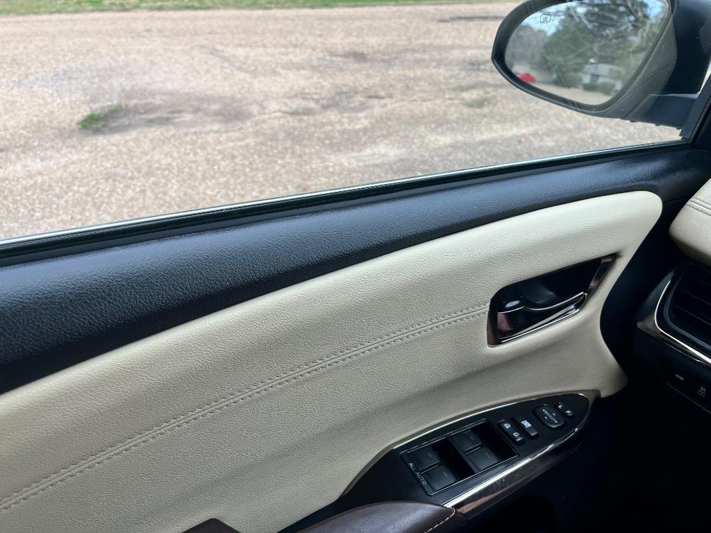 2014 Toyota Avalon - $14,500