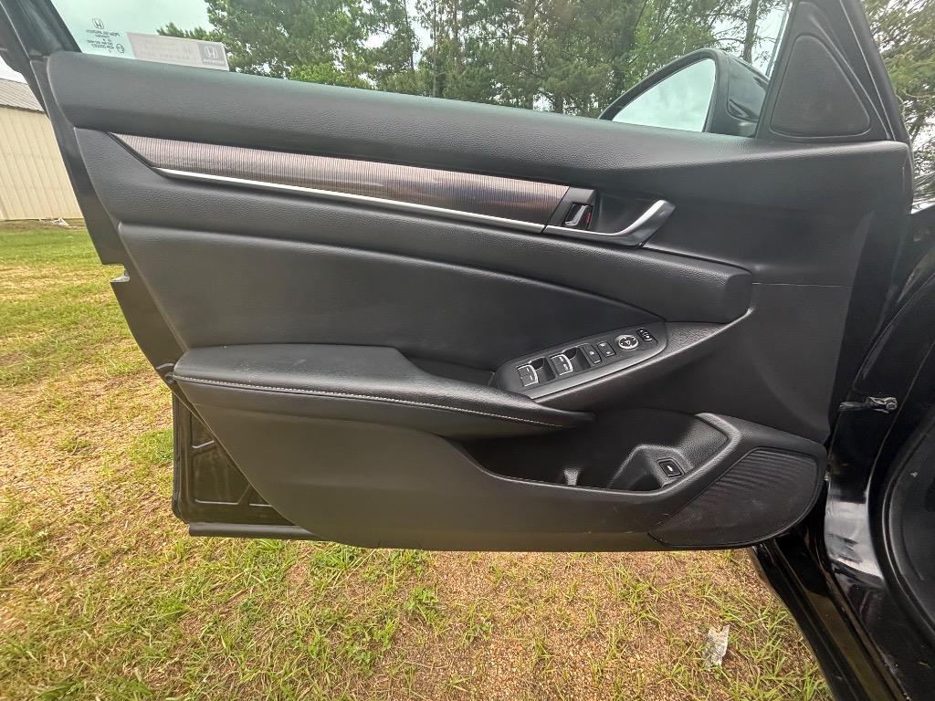 2018 Honda Accord - $17,900