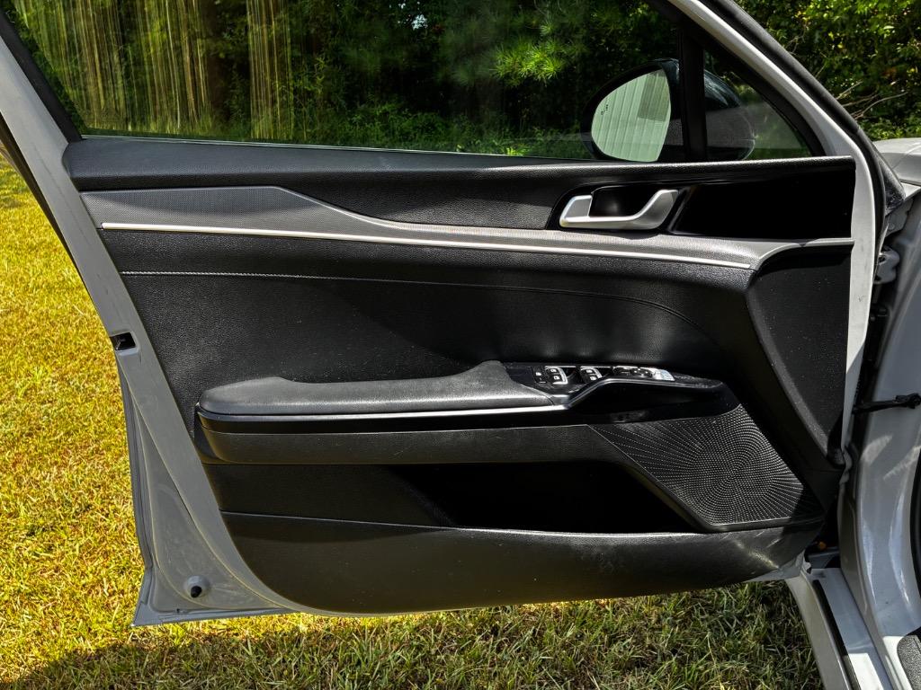 2022 Kia K5 - $20,700