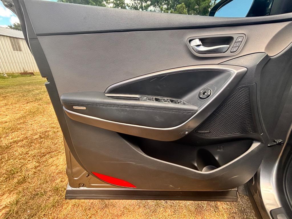 2014 Hyundai Santa Fe Sport - $10,900