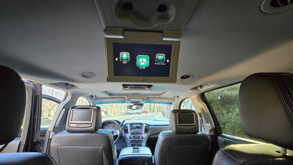 2017 GMC Yukon XL 1500 SLT photo