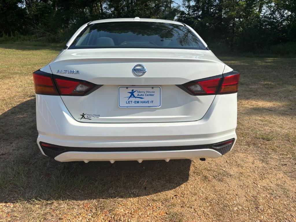 2020 Nissan Altima - $16,000