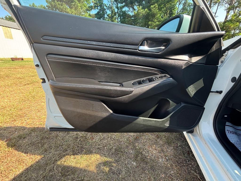 2020 Nissan Altima - $16,000