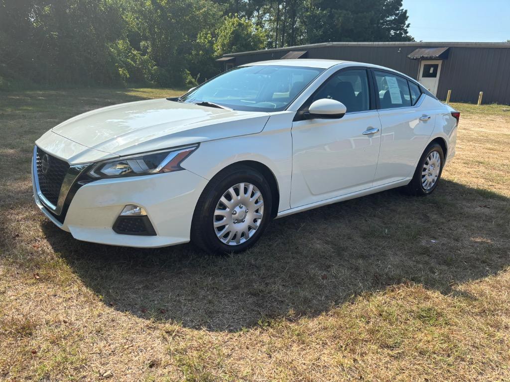 2020 Nissan Altima - $16,000