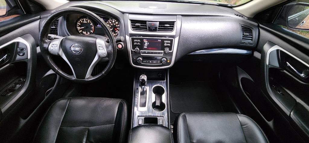 2017 Nissan Altima SL photo