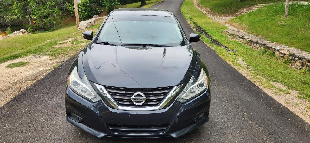 2017 Nissan Altima SL photo