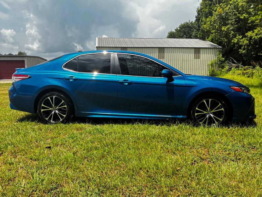 2018 Toyota Camry - $18,000