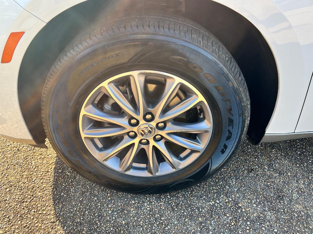 2023 Buick Enclave - $31,000